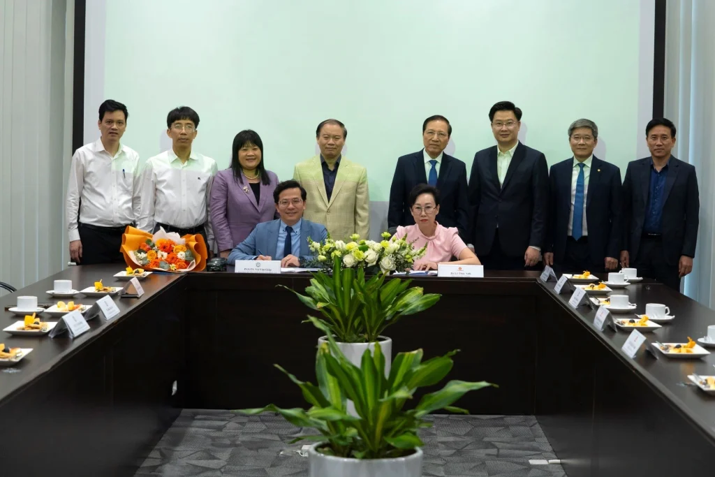 Vingroup hợp tác với Bệnh viện Bạch Mai để thúc đẩy mô hình bệnh viện xanh vingroup-hop-tac-voi-benh-vien-bach-mai-de-thuc-day-mo-hinh-benh-vien-xanh.webp.webp